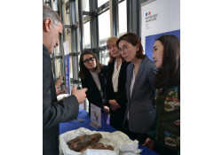 ҮЛЭГ ГҮРВЭЛИЙН ЧУЛУУЖСАН ОЛДВОРЫГ ЭГҮҮЛЭН АВЛАА