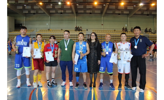 LE XIIème CHAMPIONNAT DE BASKETBALL DES VETERANS MONGOLS VIVANT EN EUROPE A EU LIEU A ROANNE LES 7 ET 8 MAI