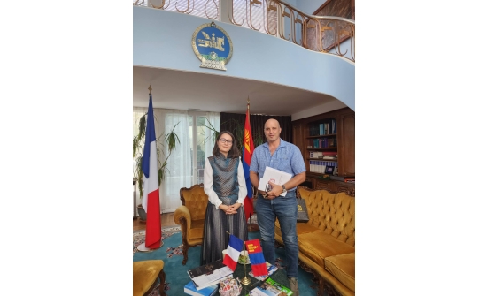 l'Ambassadrice de Mongolie en France  Madame U. Nyamkhuu a reçu le réalisateur, écrivain, photographe et chercheur français Sardar Hamid