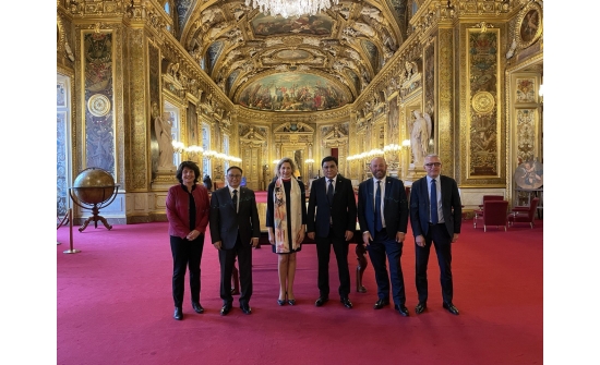 VISITE EN FRANCE DE LA DELEGATION MONGOLE DU GRAND KHOURAL CONDUITE PAR MONSIEUR J. CHINBUREN, DEPUTE ET PRESIDENT DU GROUPE D’AMITIE MONGOLIE-FRANCE