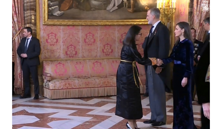 Испанийн Хааны ордноос зохион байгуулсан шинэ жилийн хүндэтгэлийн хүлээн авалтад оролцов